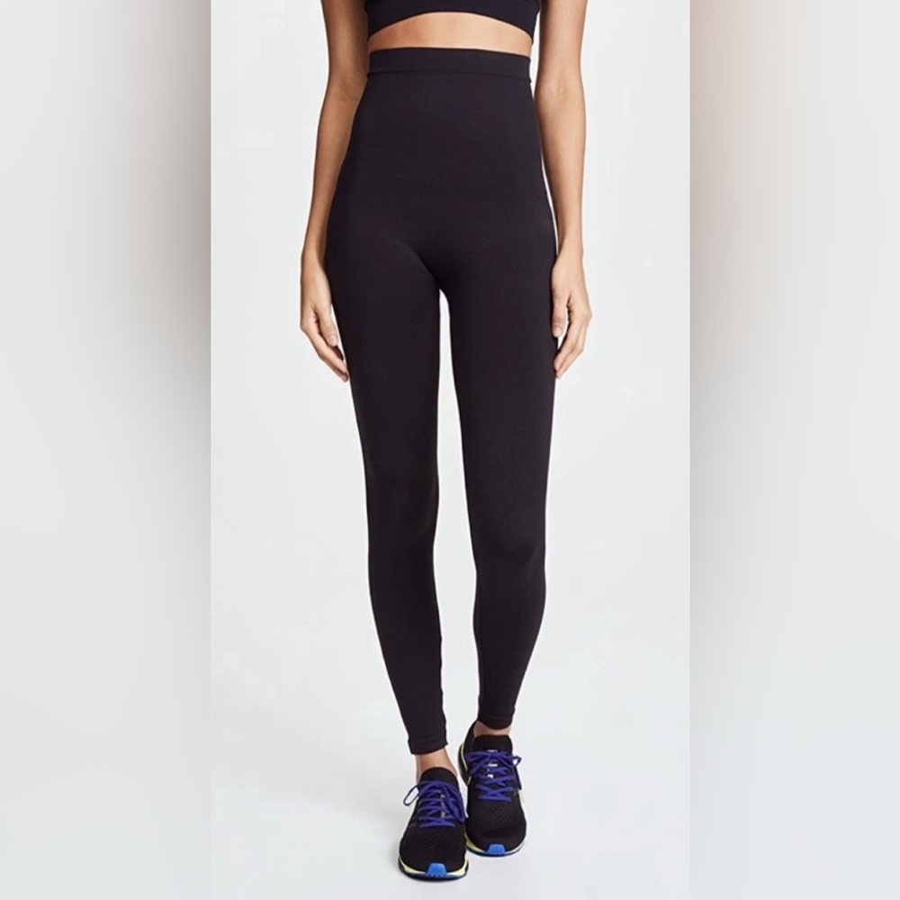 Assets by SPANX Seamless Leggings in Black size medium